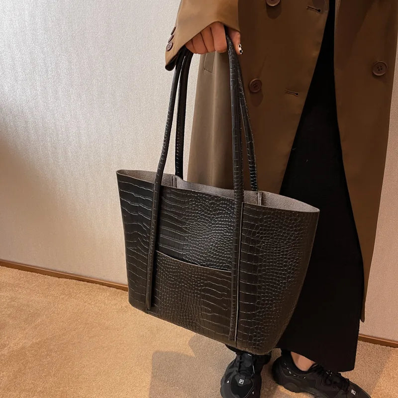 Paula | Raffinierte Schultertasche